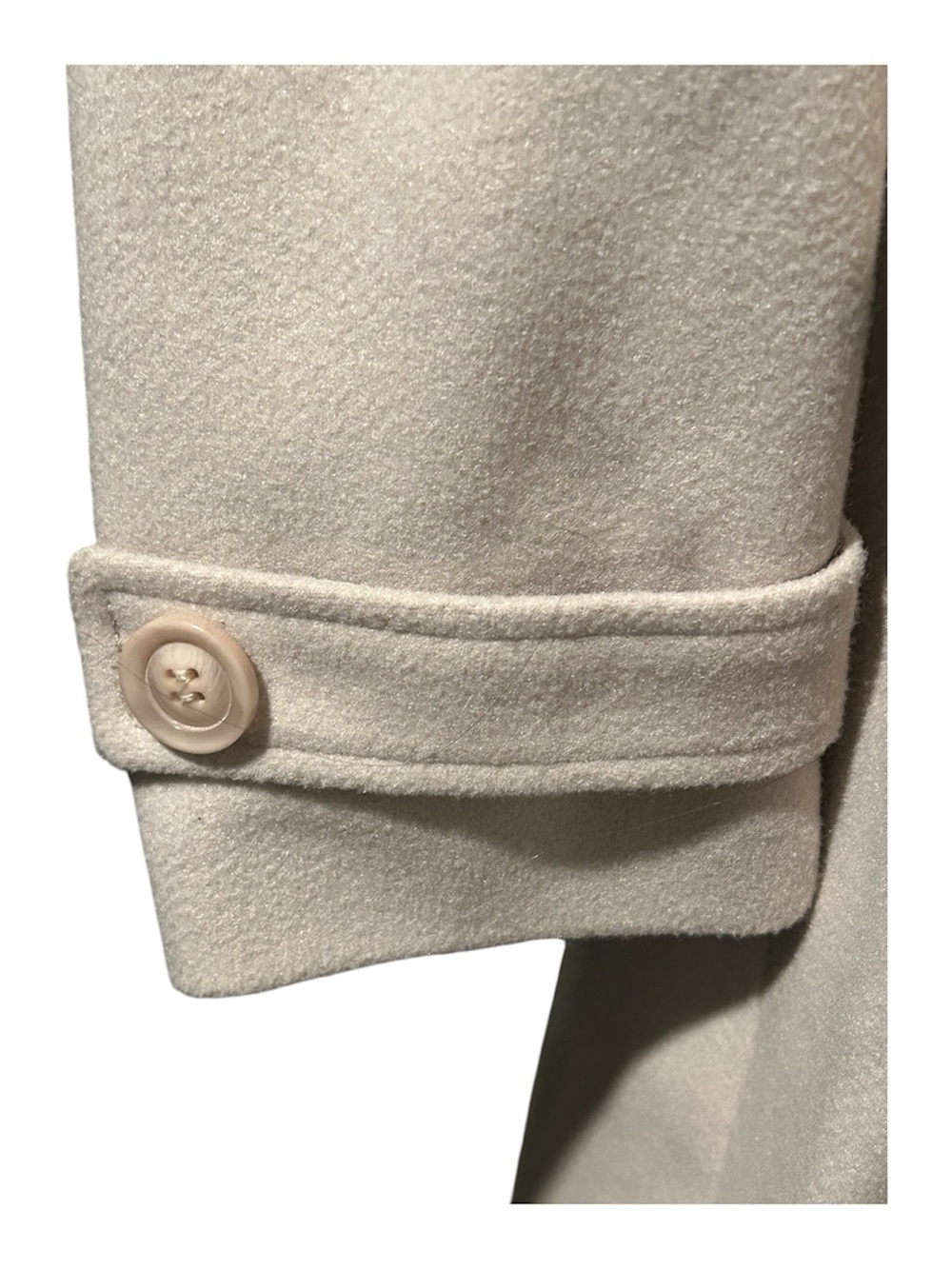 Tailored Cream Trench Coat with Luxe Faux Fur Collar - Picture 4 of 8